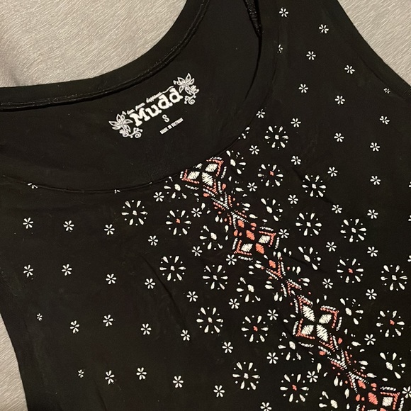 Mudd Black Flowy Tank Top - Picture 3 of 3